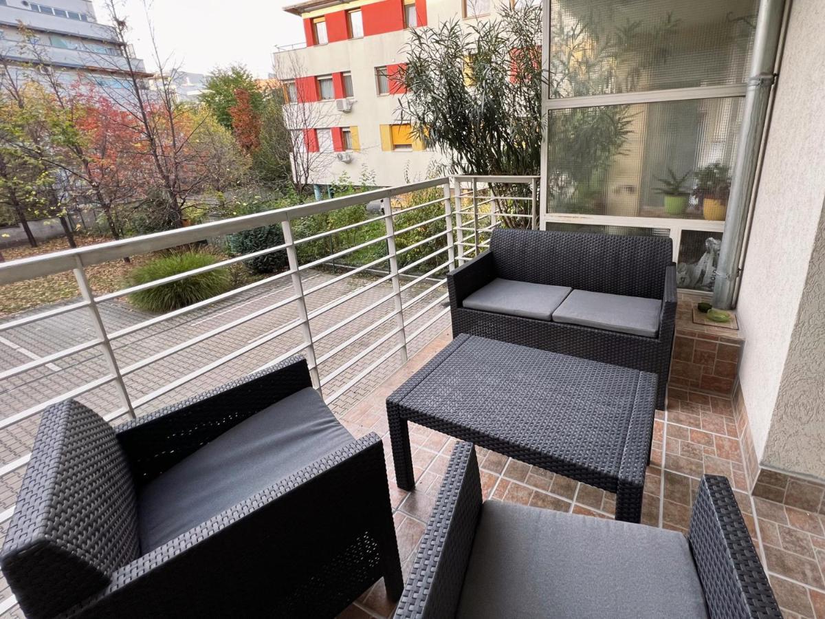 Center Budget Apartment Inside Free Parking Self Check-In Free Streaming Ac Balcony บูดาเปสต์ ภายนอก รูปภาพ