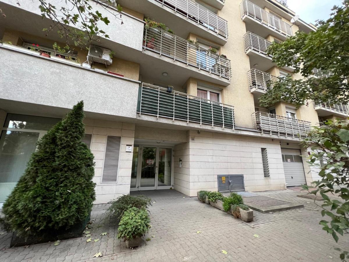 Center Budget Apartment Inside Free Parking Self Check-In Free Streaming Ac Balcony บูดาเปสต์ ภายนอก รูปภาพ