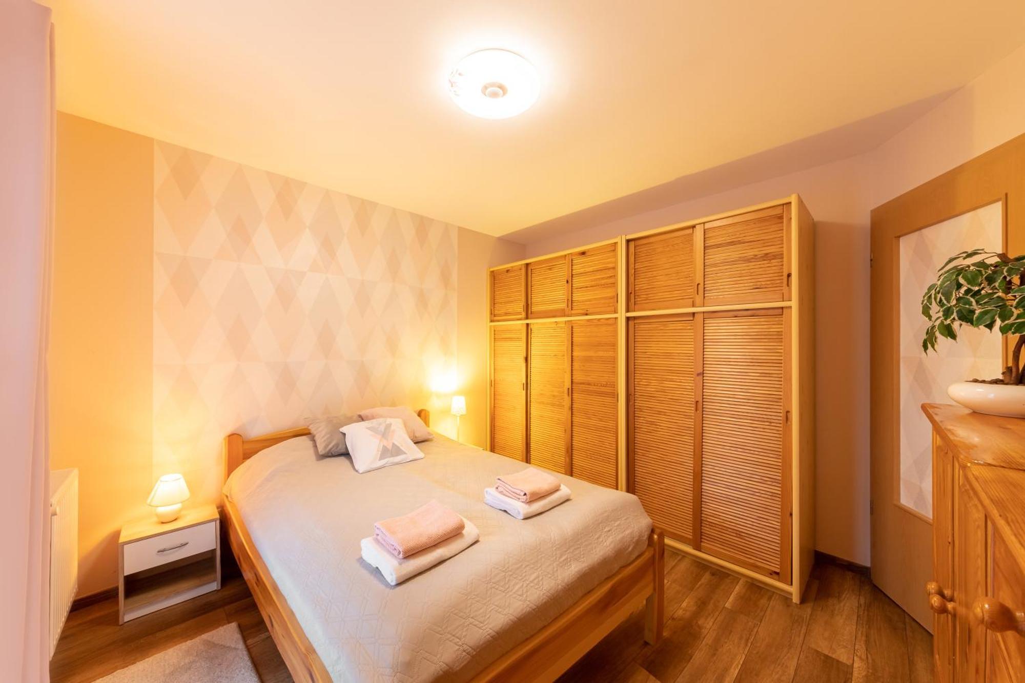 Center Budget Apartment Inside Free Parking Self Check-In Free Streaming Ac Balcony บูดาเปสต์ ภายนอก รูปภาพ